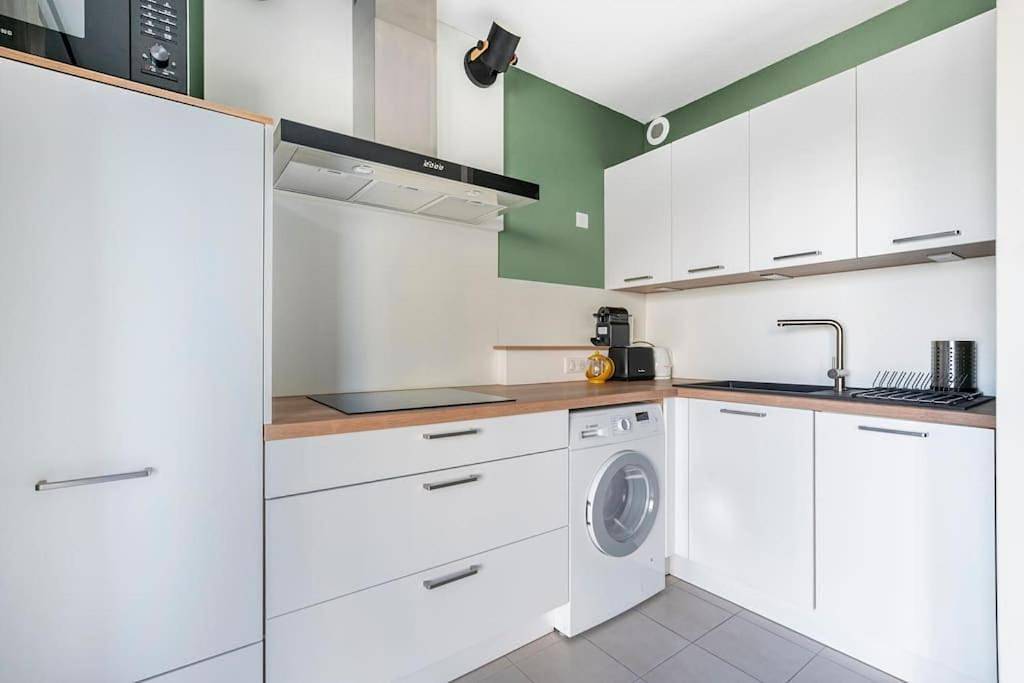 Appartement entier, One-Bedroom Apartment in Montréal-la-Cluse, Nantua
