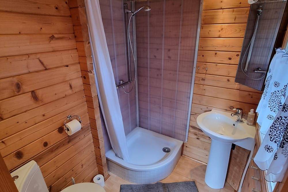 Kleine Schwedennhütte am See | Sauna | Kanu | Steg inkl. | 1 min. zum See in Lychensee, Lychen