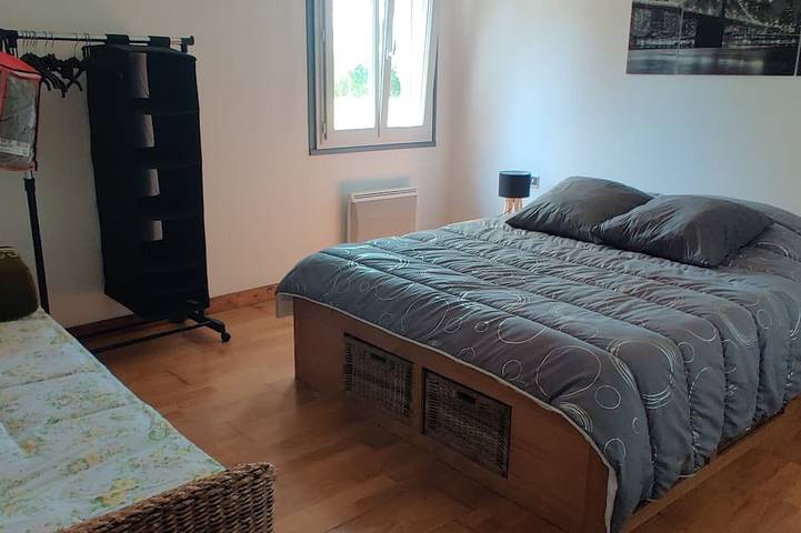 Location de vacances pour 8 personnes, avec terrasse et jardin, animaux acceptés à Thevet-Saint-Julien - 2