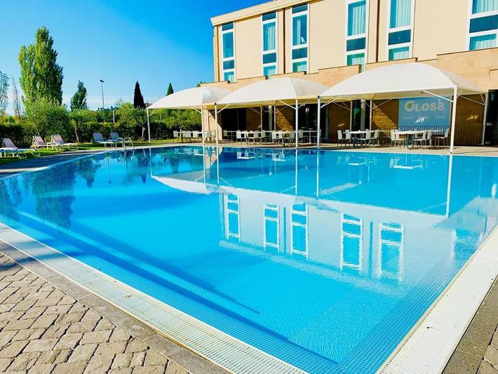 Appartamento per 3 persone, con sauna e piscina nonché panorama e giardino, con animali domestici in Civitella in Val di Chiana