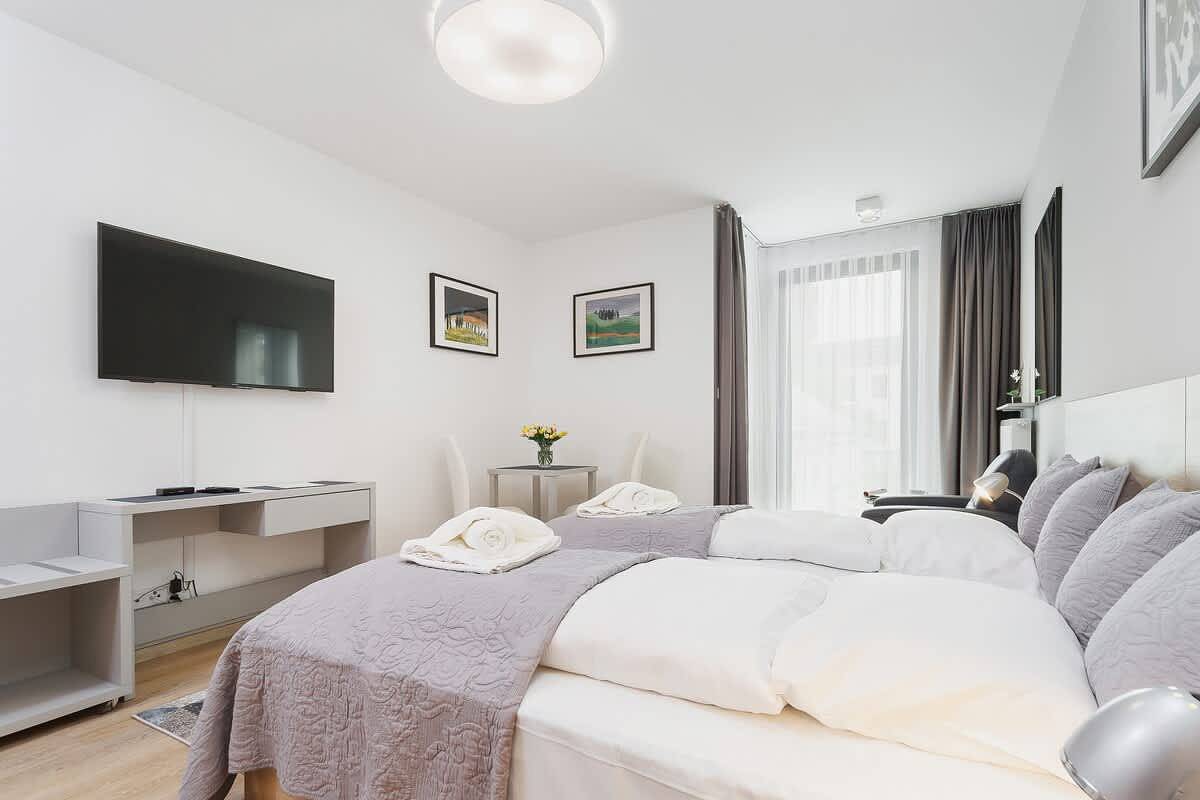 Apartamento de férias inteiro, Air-conditioned Studio in the City Centre | Balcony | Workspace in Cracóvia, Pequena Polônia