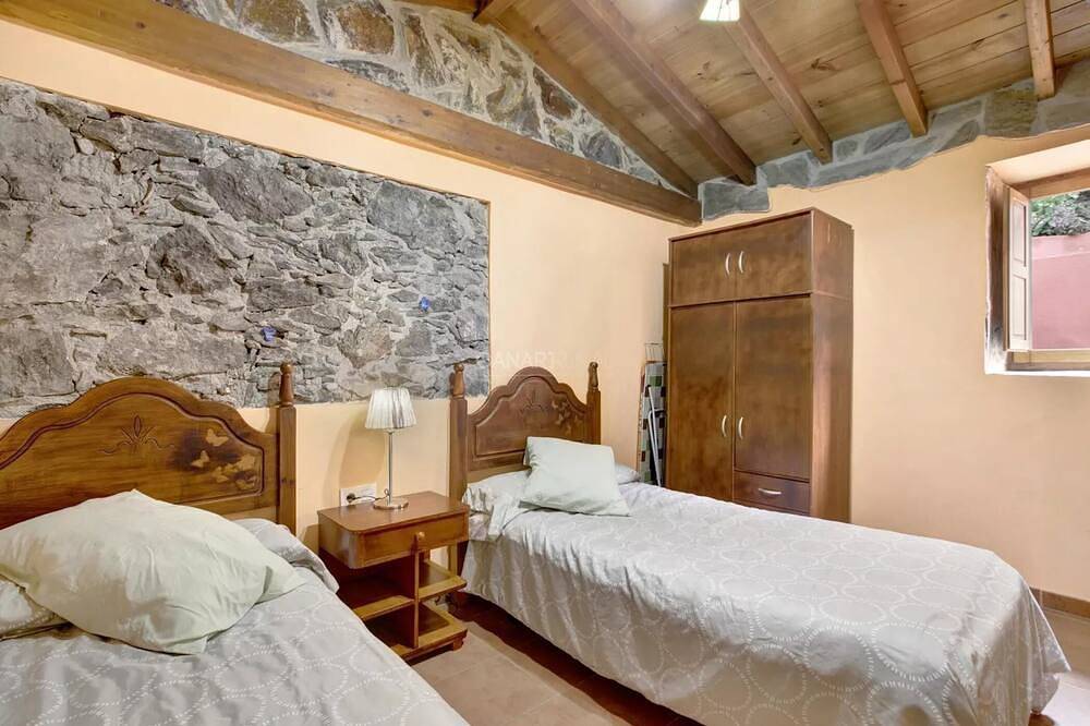 Charming 3-Bedroom Stone House with Scenic Views in Vallehermoso, La G in Vallehermoso, Garajonay