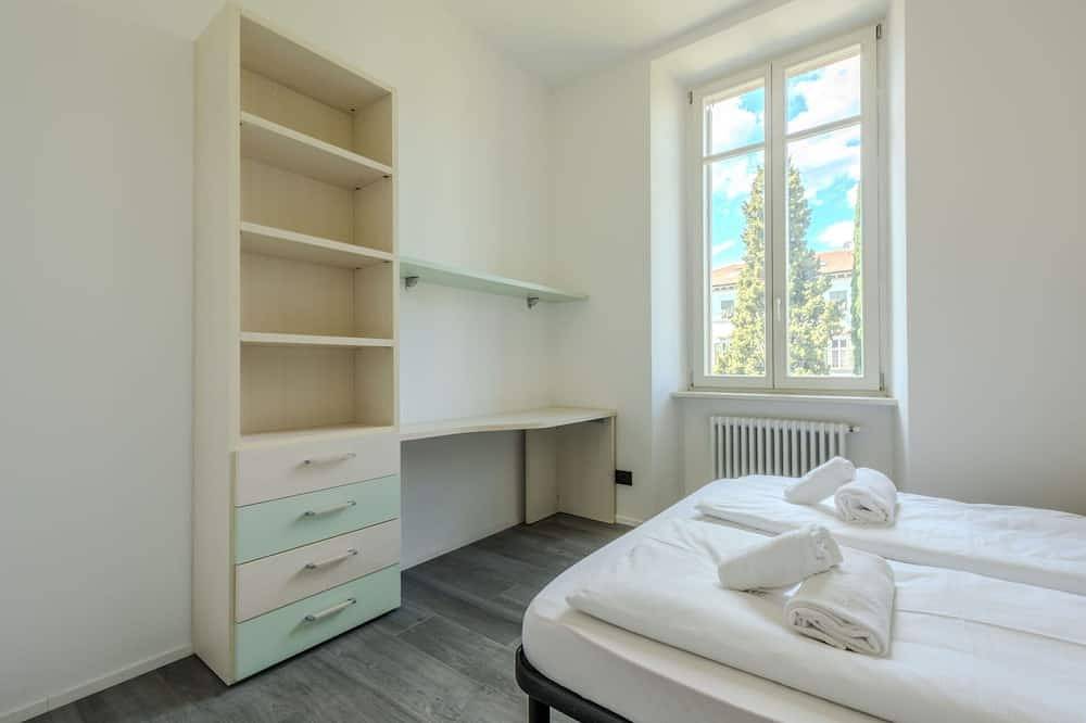 Appartamento intero, Incantevole appartamento per 5 ospiti con Wifi, Tv, balcone e parcheggio in Borgo Sacco, Rovereto