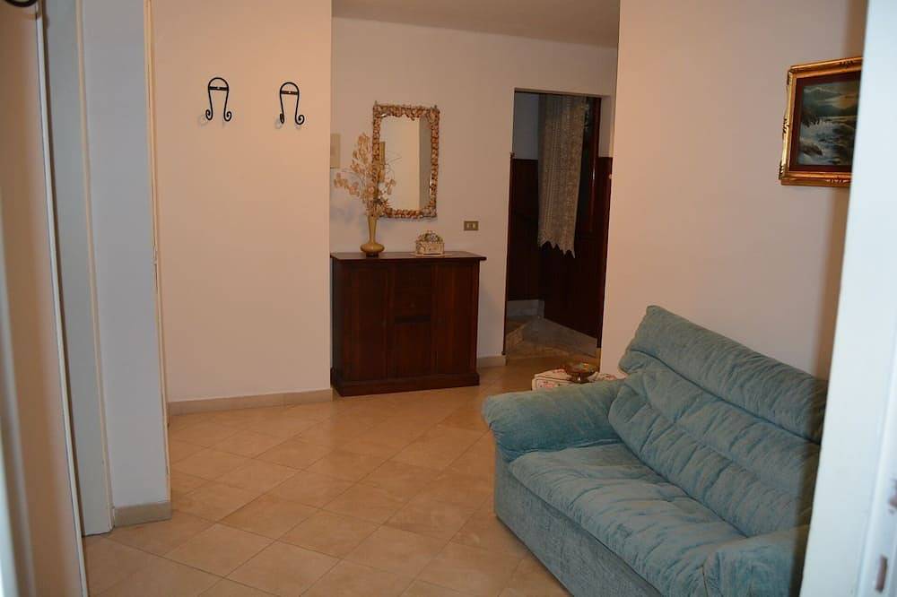 Entire apartment, Flat with garden closed to see in Seravezza, Italian Riviera