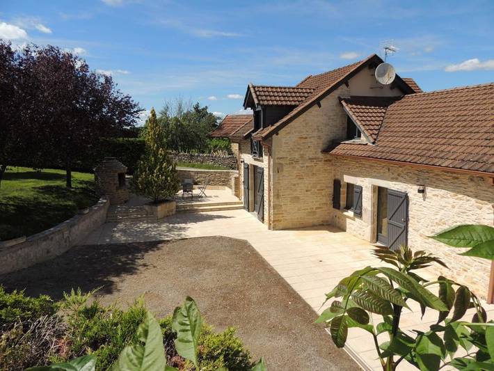 Location de vacances pour 12 personnes, avec piscine et jardin à Vailhourles - 2