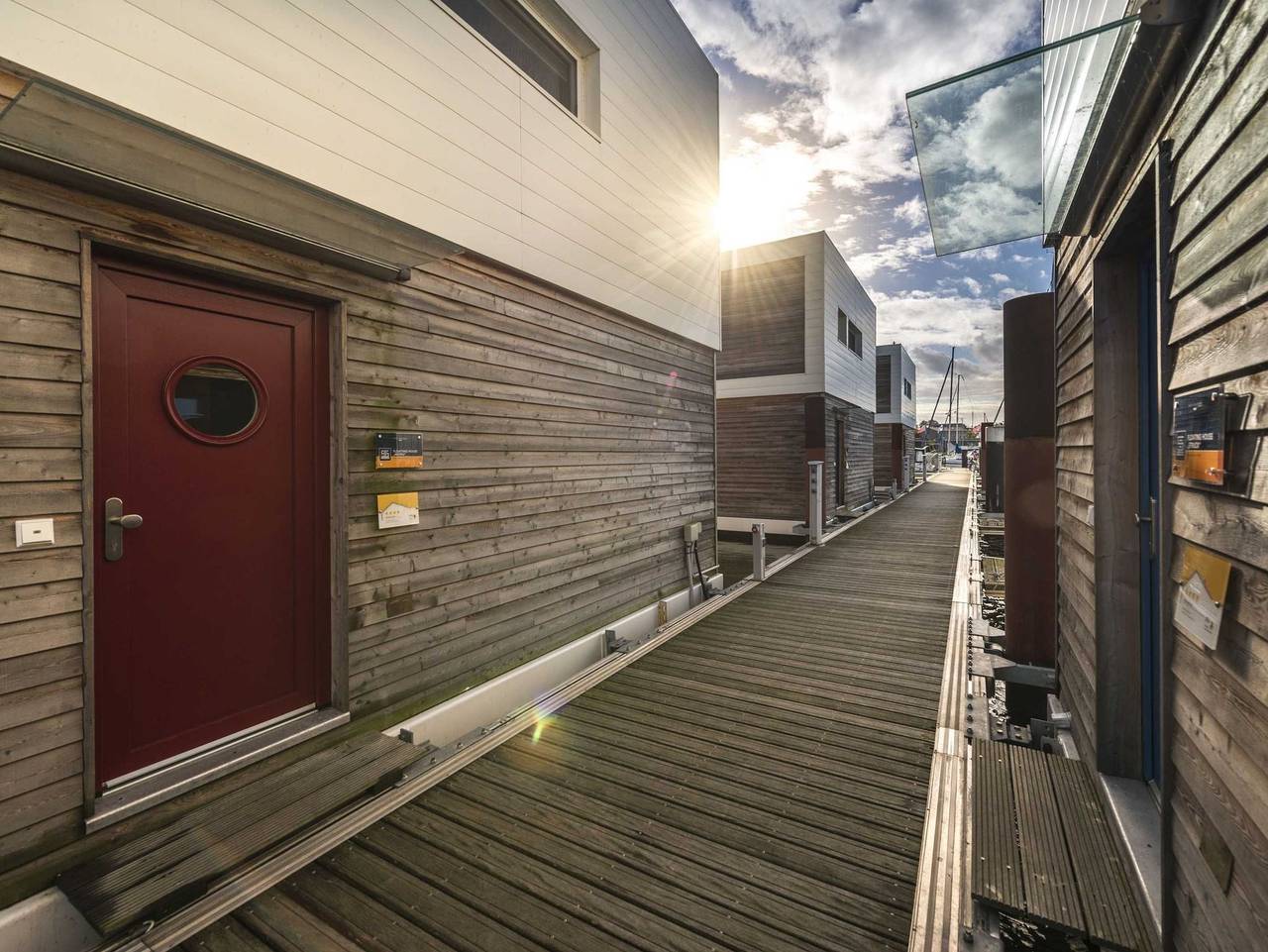 01. Floating Houses (95 m²) mit Kamin - Floating House 2 Wotig mit Kamin in Kröslin, Vorpommern Greifswald