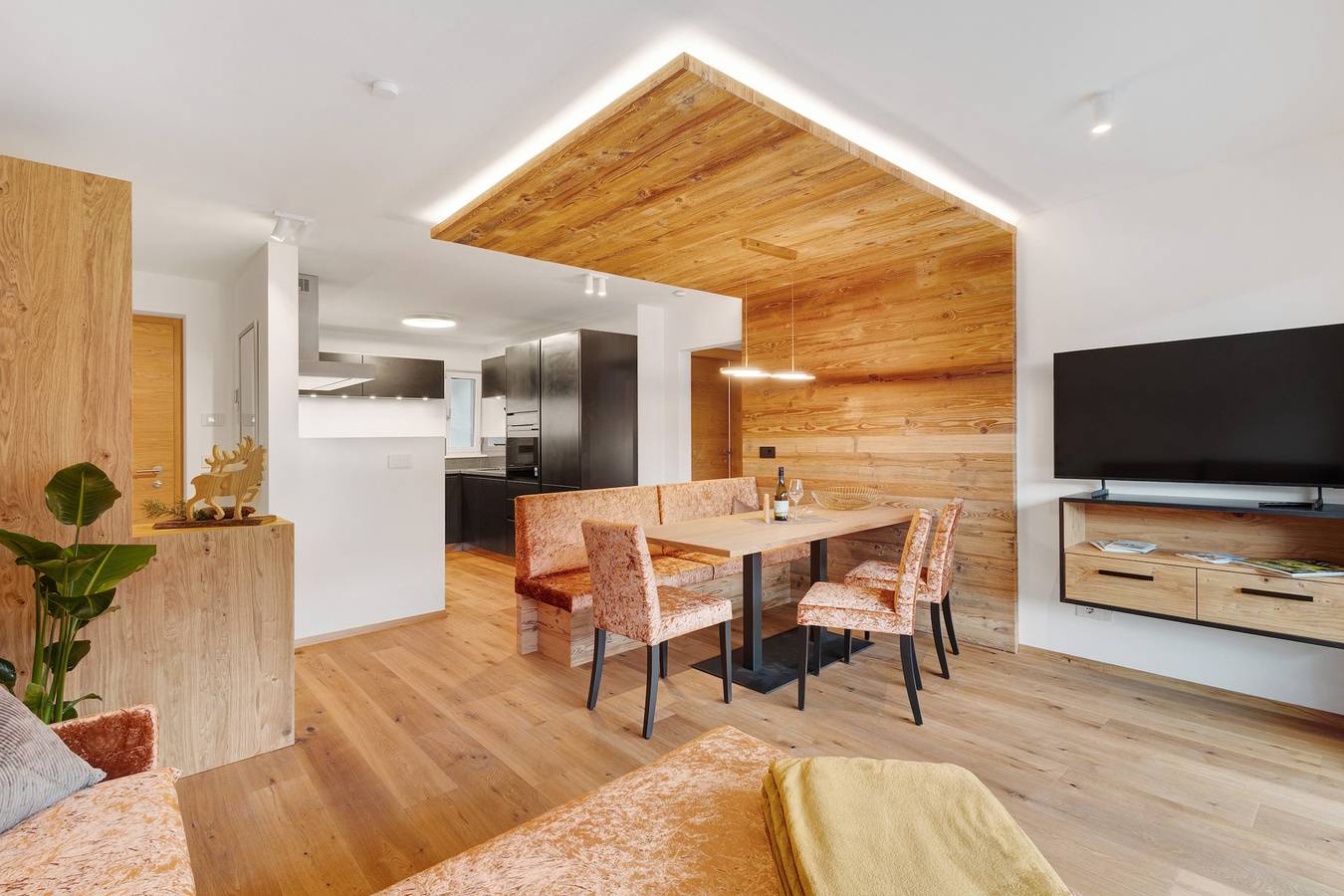 Ganze Wohnung, Ferienwohnung 'Paradeis Apartments A19' mit Bergblick, privater Terrasse und Wi-Fi in Mühlbach, Dolomiti Superski