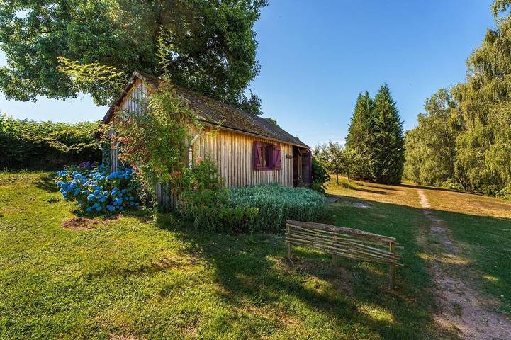 Location de vacances pour 3 personnes, avec jardin à Saint-Prix (Saône-et-Loire)