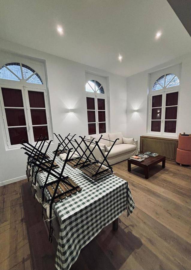 Location de vacances pour 9 personnes, avec Balcon et Terrasse ainsi que Jardin et Vue dans Daubeuf-Serville
