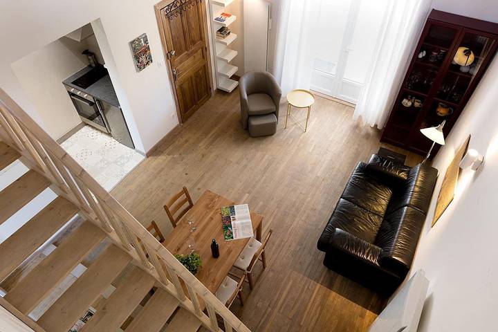 Gîte pour 2 personnes, avec jardin et terrasse à Rouzède
