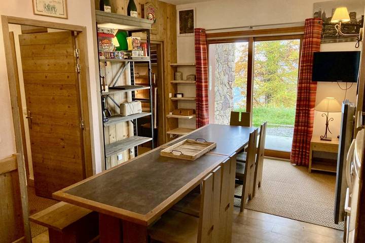 Appartement de vacances pour 11 personnes, avec piscine ainsi que terrasse et sauna, animaux acceptés à Risoul