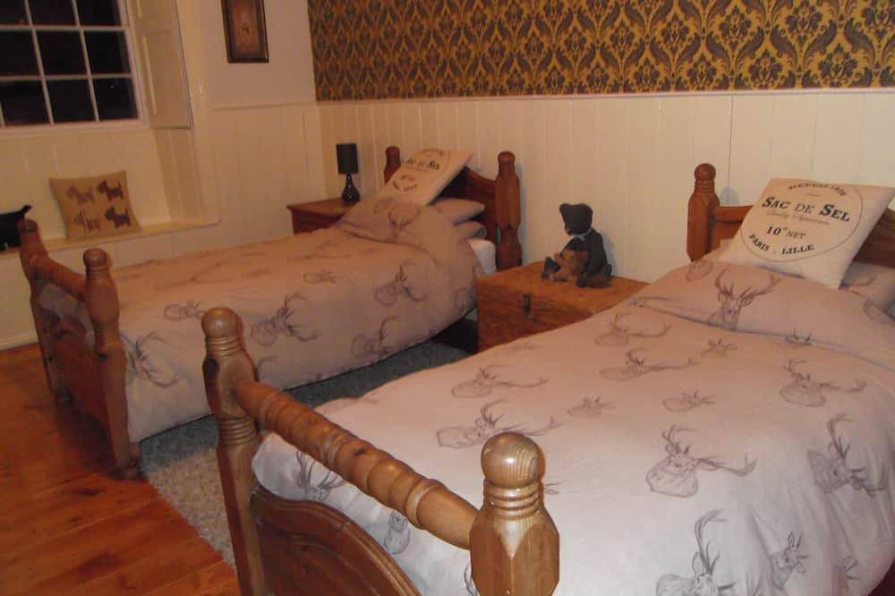 Private Annex to Manor Sleeps 6 in Shepton Mallet, Somerset