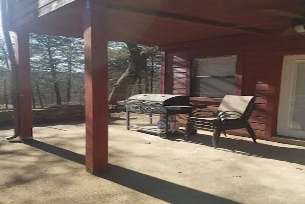 Salt Creek Cabin at Lake Tenkiller in Lake Tenkiller