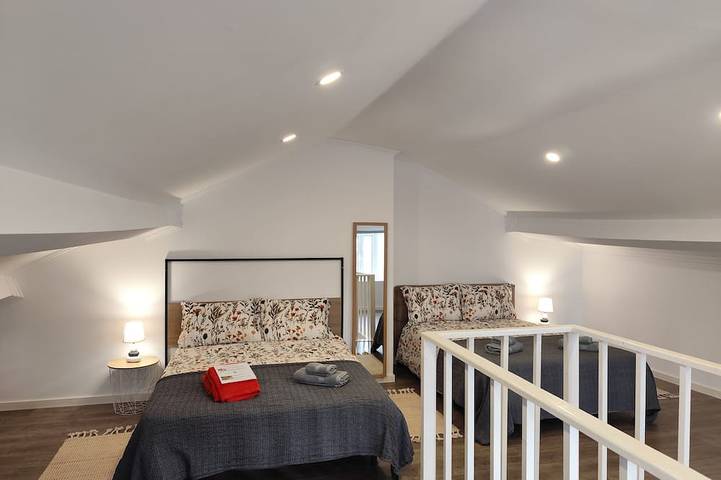 Centenary house with spacious areas located in the green heart of São Miguel! in São Miguel Island, Santo António de Nordestinho