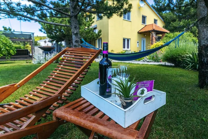Ferienhaus für 8 Personen, mit Garten und Ausblick sowie Sauna - 1