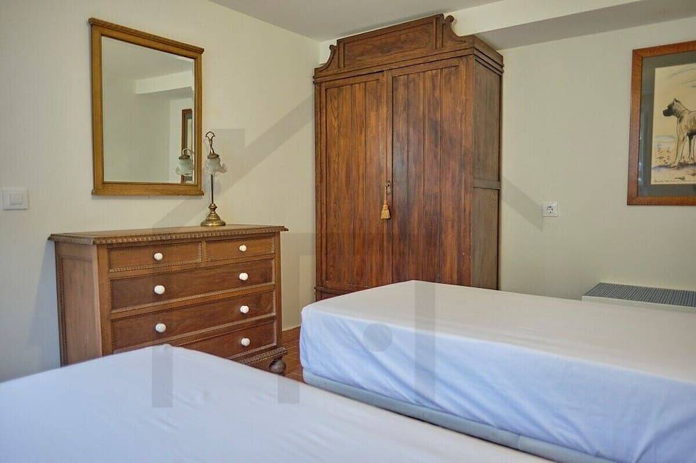 Entire apartment, Casona del Sol El Retorno Ii in Lastres, Colunga