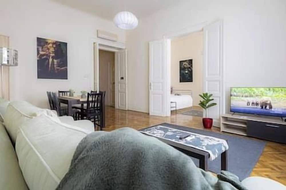 Entire apartment, Imct - Gentleman Apartment Budapest in Budapest, Central Hungary