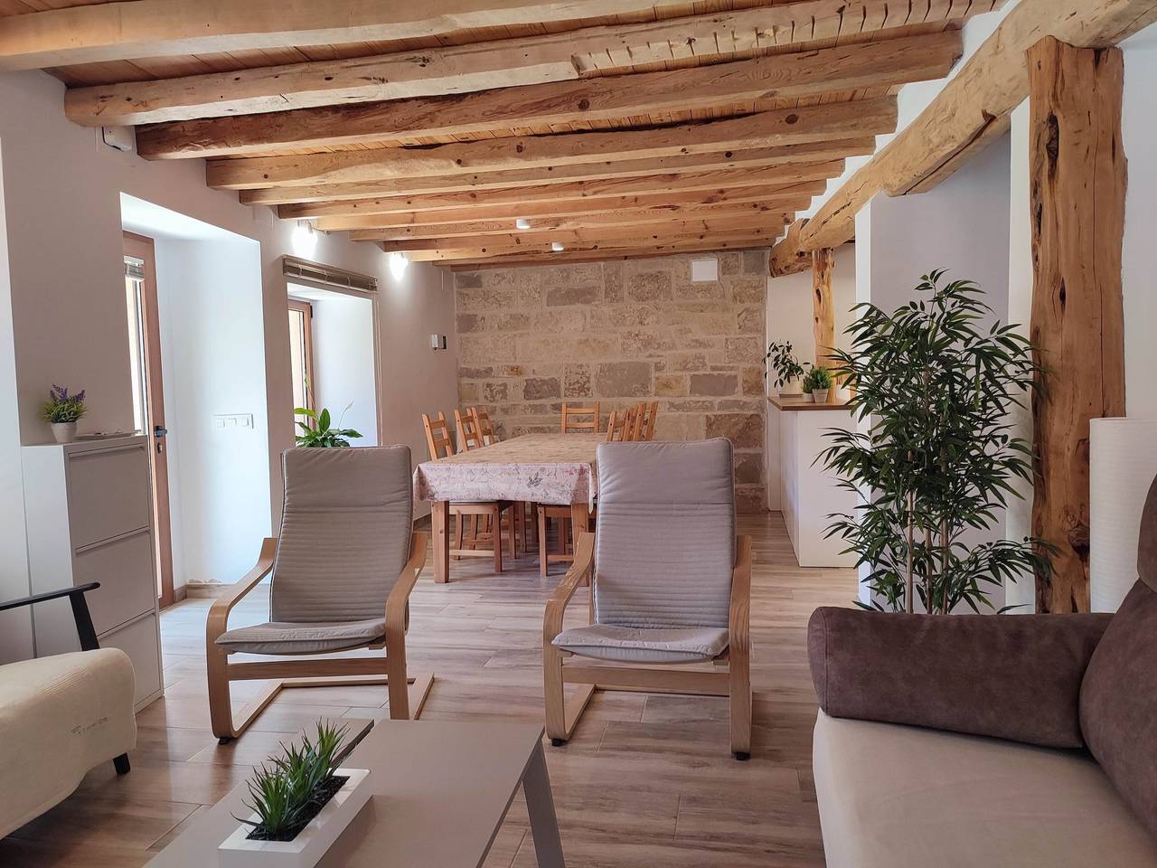 Casa Rural 'El Portal De Castroserna' con Vistas a la Montaña, Terraza Privada y Wi-Fi in Prádena, Provincia de Segovia