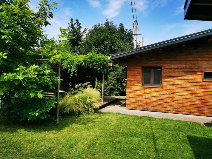 Chalet pour 2 personnes, avec Terrasse ainsi que Jardin et Piscine à La Chapelle-en-Vercors