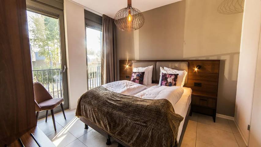Vakantiehuis voor 10 personen, with Whirlpool and Terras as well as Tuin and Sauna in Maastricht