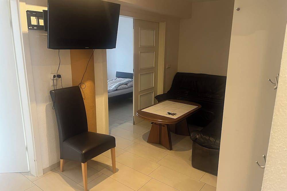 Entire apartment, Cozy 2-bedroom apartment with Ac and Wifi in amazing Bonn in Bad Godesberg, Bonn
