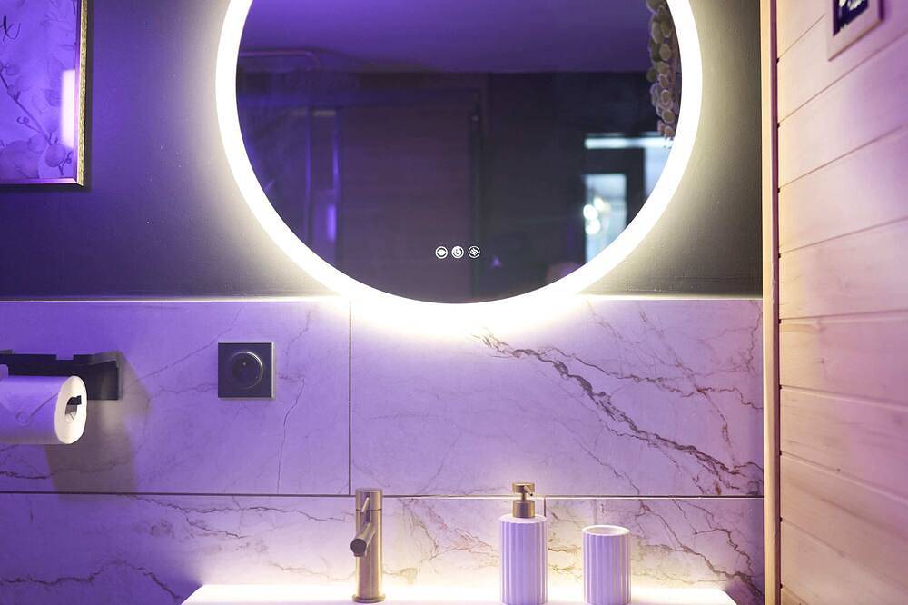 La Romance Room - Jacuzzi | Cinema | Sauna in Valle del Oise