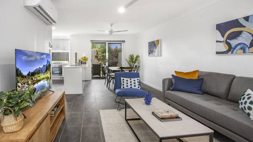 Holiday letting for 7 people in Brisbane
