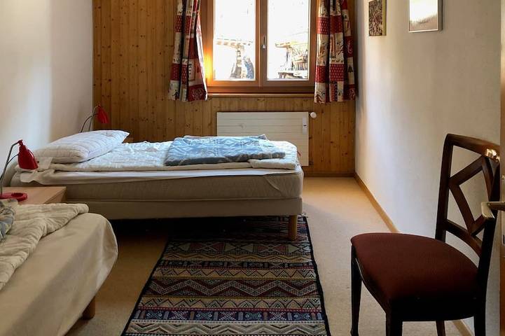 Ganze Wohnung, Aussen : Wohnung für 6 Personen, im Zentrum des Dorfes gelegen, Balkon -.​Innen : ca. 120 m2, Wohnzi in Saint Luc, Anniviers