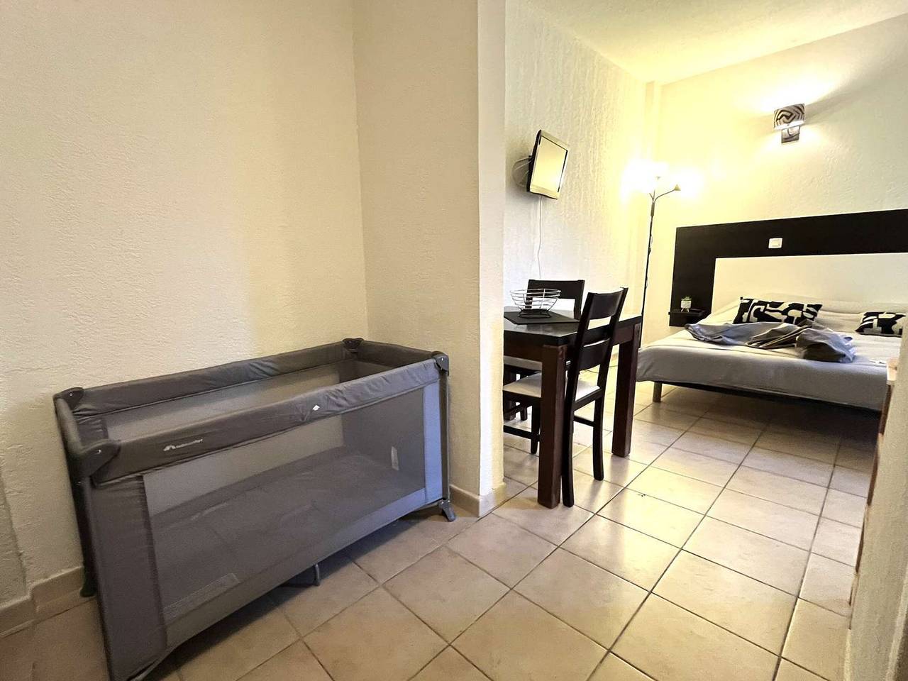 Apartamento entero, Estudio con aire acondicionado, piscina y parking en Saint-Florent in Saint-Florent, Region de Calvi