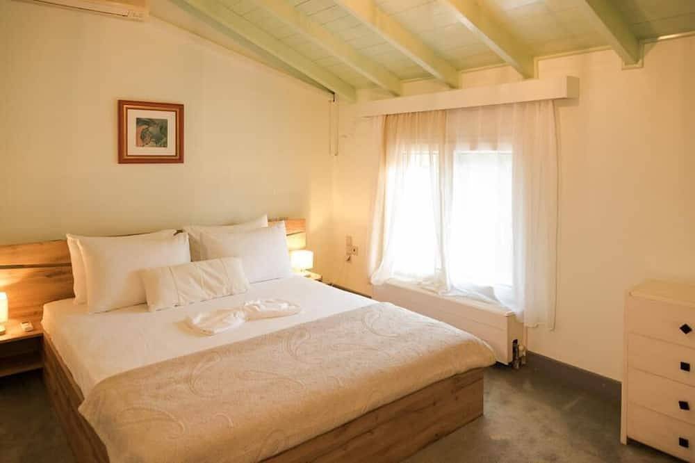 The Green House Villa, Sidari Corfu, with private swimming pool. in Sidari, Corfu