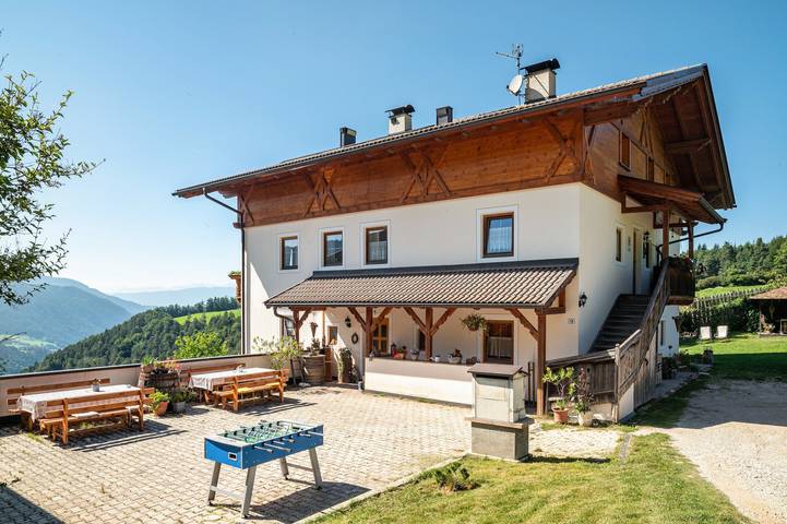 Apartamento inteiro, Apartamento de férias 'Mongaduierhof Apt Tschafon' com vista para a montanha in Fiè allo Sciliar, Dolomiti Superski