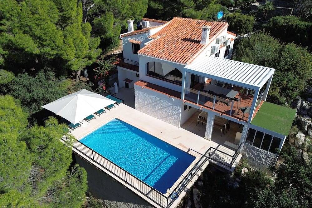 Villa Horizonte with pool and pool house, mountain and nature views in Orba, Costa Blanca