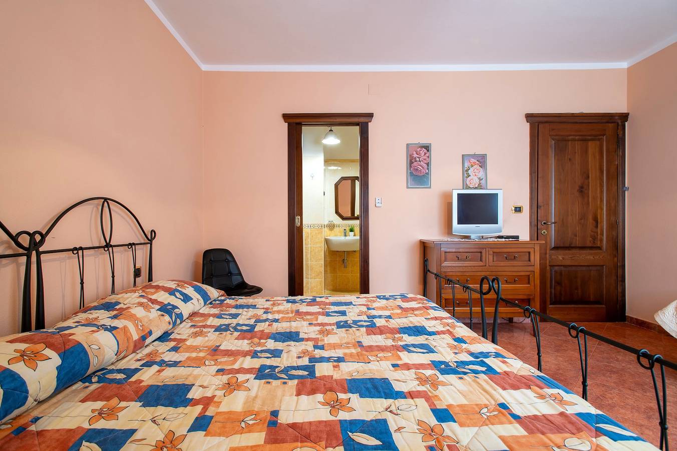 Pension 'Tripla' mit Bergblick, privatem Garten und Klimaanlage in Giave, Sassari Provinz
