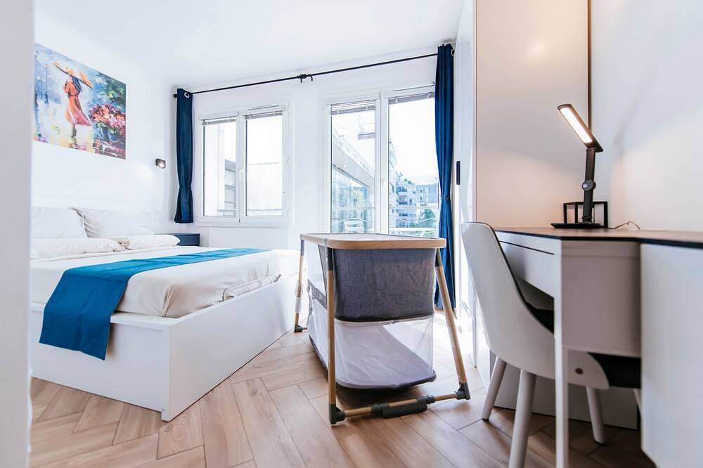Entire apartment, Paris Porte de Versailles -Metro in Issy-les-Moulineaux, Hauts-de-Seine