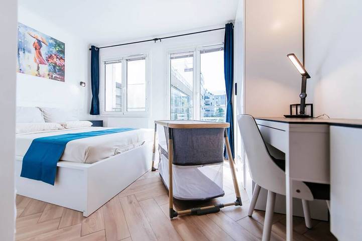 Appartement entier, Paris Porte de Versailles -Métro in Issy-les-Moulineaux, Hauts-de-Seine