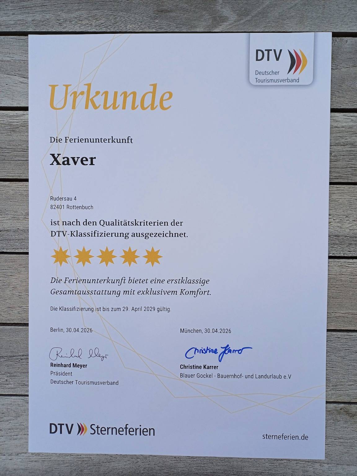 Ganze Wohnung, Ferienwohnung 'Xaver' mit Gemeinschaftsgarten, Balkon und Wlan in Rottenbuch, Romantische Straße