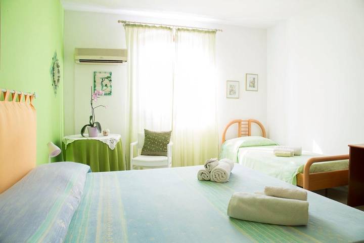 Chambre d’hôte pour 2 personnes, avec balcon dans Calasetta - 2