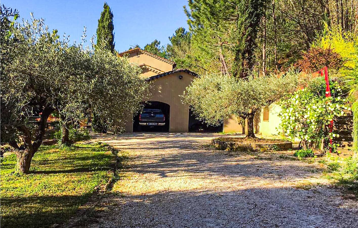 Apt moderne 2BR : Piscine, Jardin, Parking, WiFi in Saint-Sébastien-d'Aigrefeuille, Parc national des Cévennes