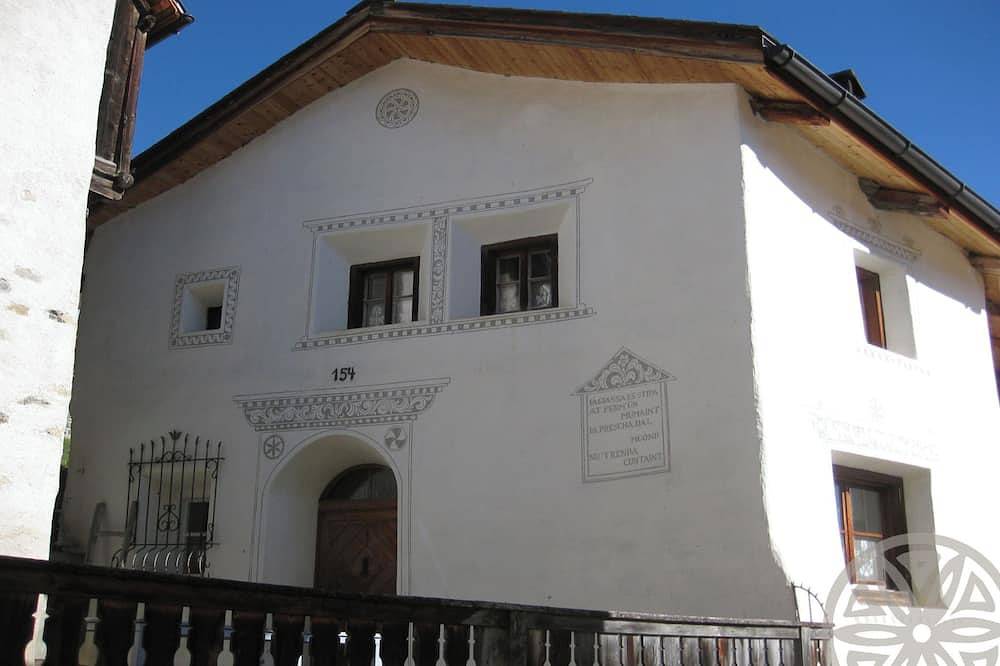 Ganze Wohnung, Ferienhaus Permez, (Vnà) in Vnà, Valsot