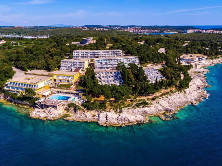 Ferienanlage für 7 Personen, mit Balkon und Ausblick sowie Pool in Kroatien