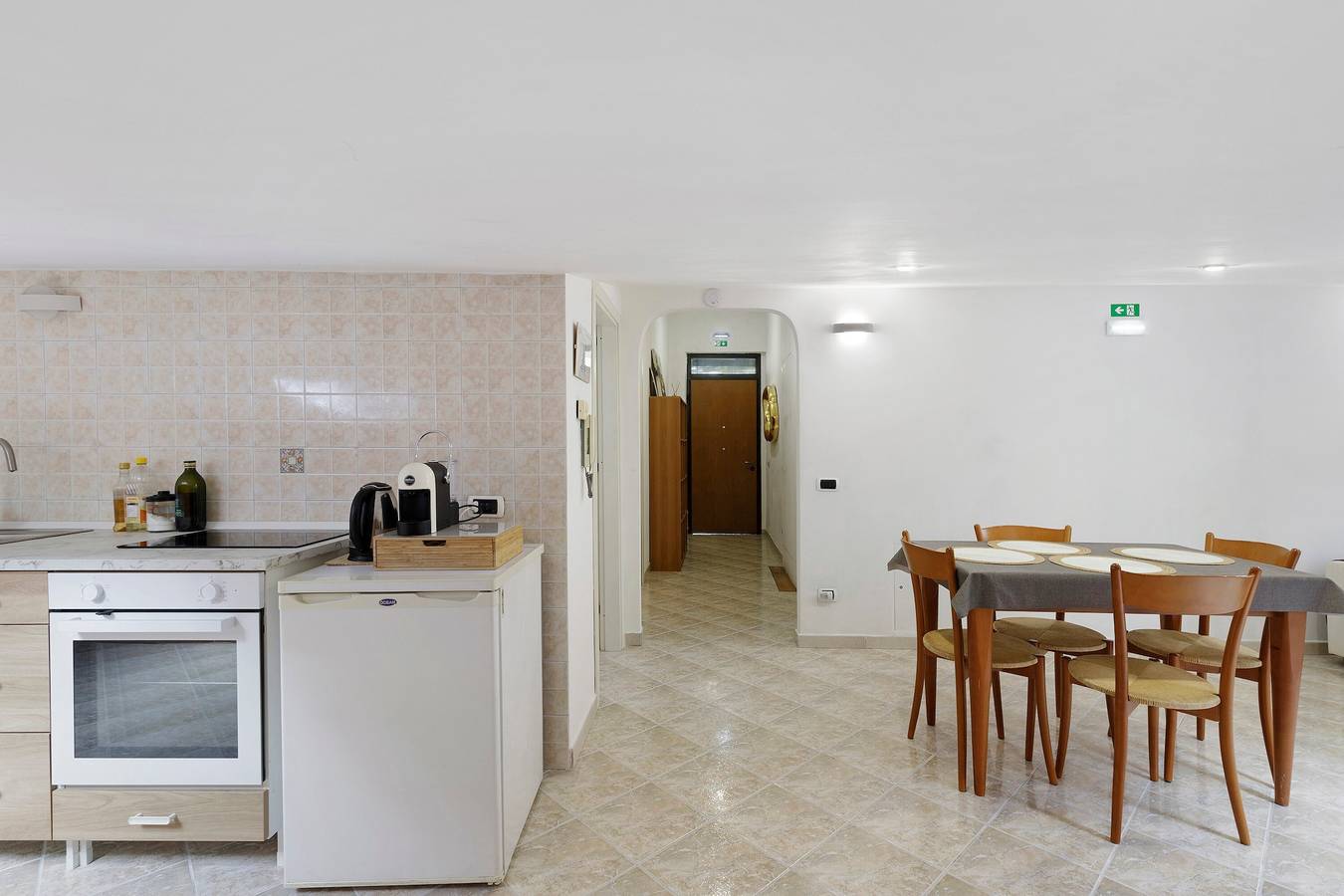 Entire apartment, Apartment 'Portatrastevere' with Balcony, Wi-Fi and Air Conditioning in Rome, Rome Province