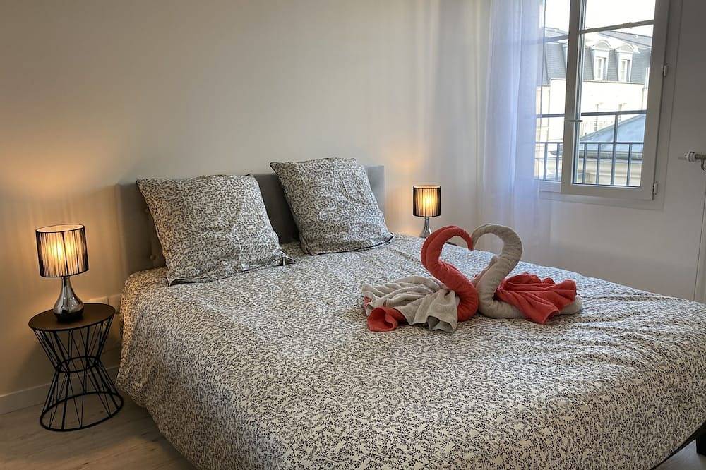 Entire apartment, Apartment-Private Bathroom-Apartment-Garden view-Dream Apartments in Serris, Seine-et-Marne