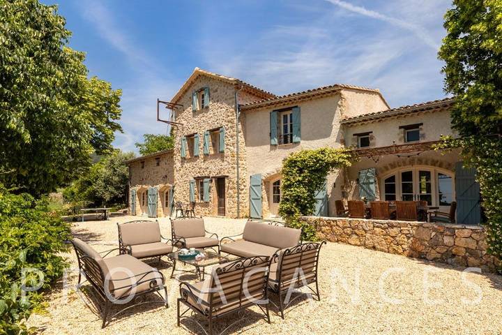 Villa pour 8 personnes, avec jardin et piscine, animaux acceptés à Fayence - 3