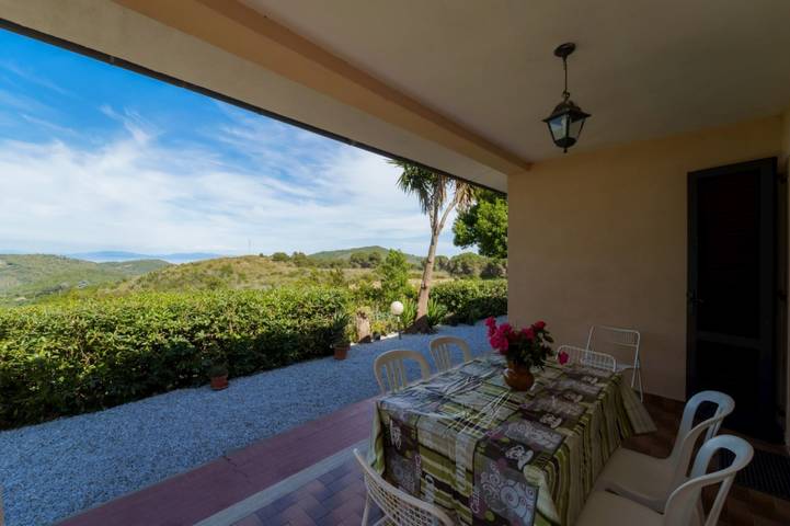 Villa per 7 persone, con giardino in Porto Azzurro