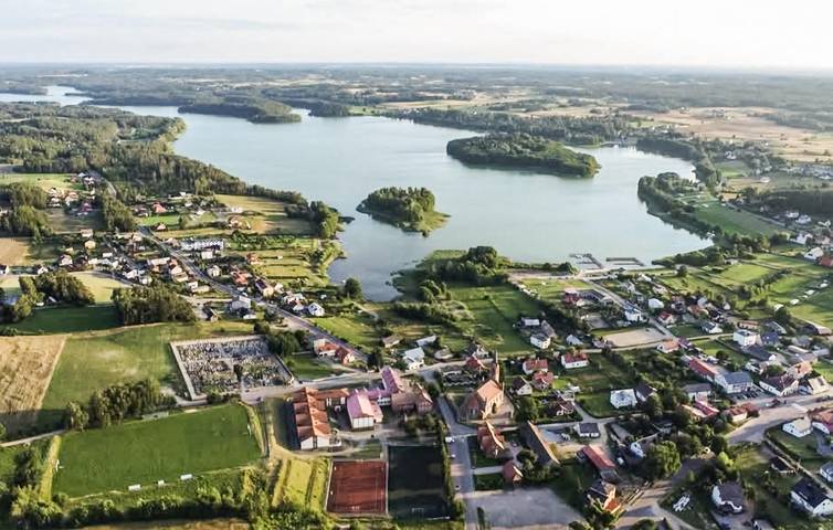 Ganze Ferienwohnung, Ferienwohnung für 10 Personen mit Garten in powiat kartuski