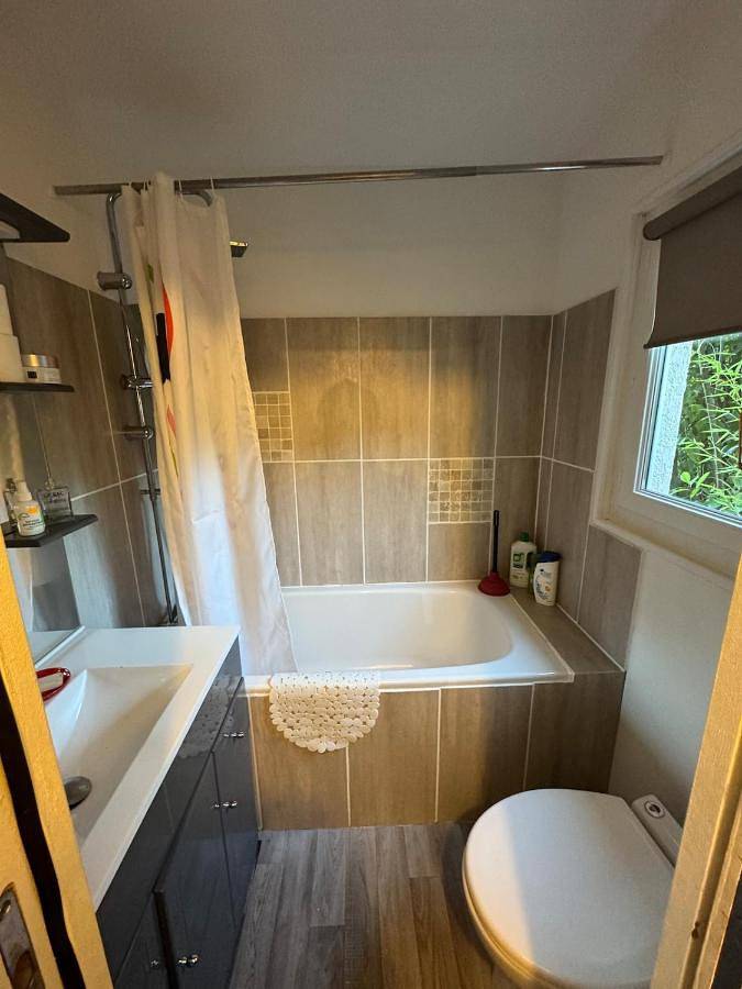 Gîte pour 2 personnes, avec jardin et piscine à Gardanne - 3