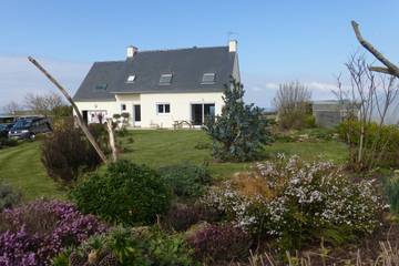 Chambre d’hôte pour 4 personnes, avec jardin à Beuzec-Cap-Sizun