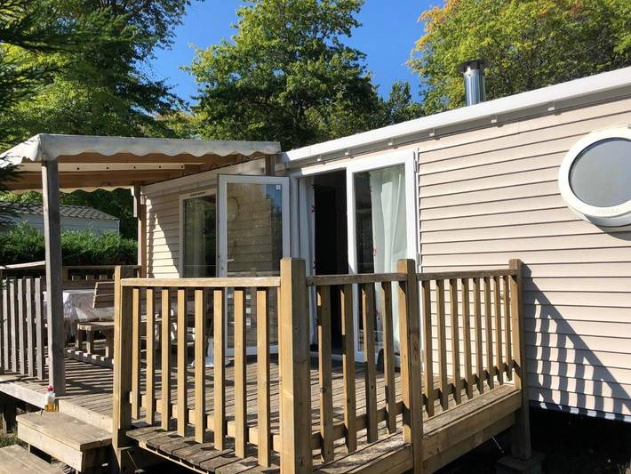 Appartement de vacances pour 4 personnes, avec jacuzzi et sauna ainsi que piscine et jardin