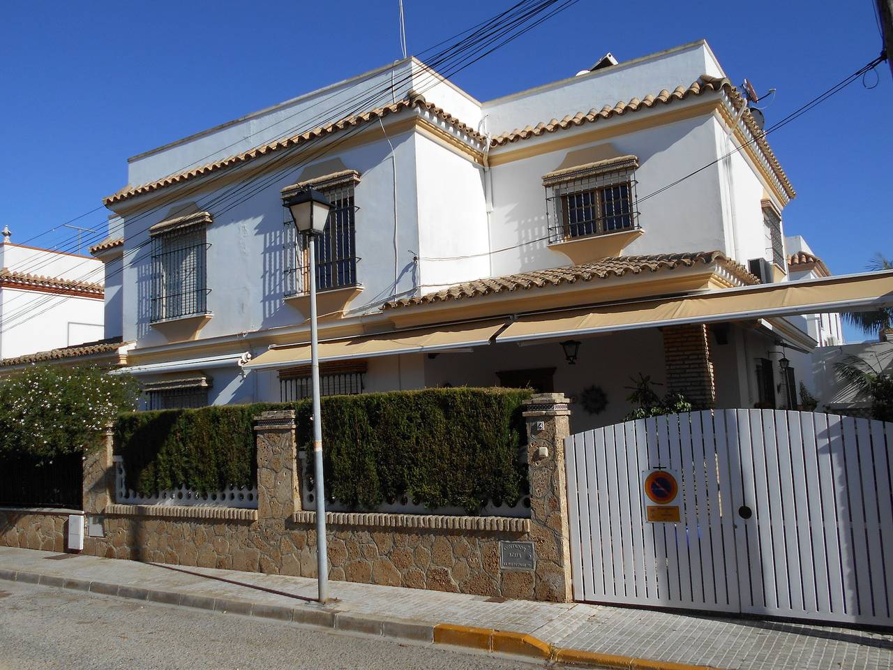 Ganze Ferienwohnung, Penthouse Sleeps 4 with Private Garden in Chipiona, Costa de la Luz