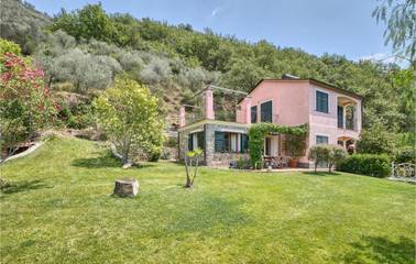 Ferienhaus für 9 Personen, mit Pool und Garten sowie Terrasse in Imperia Provinz